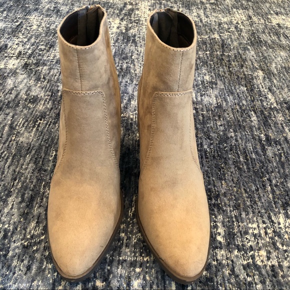 Faux Suede Tan Booties NWT Women’s Size 10 - Picture 3 of 5